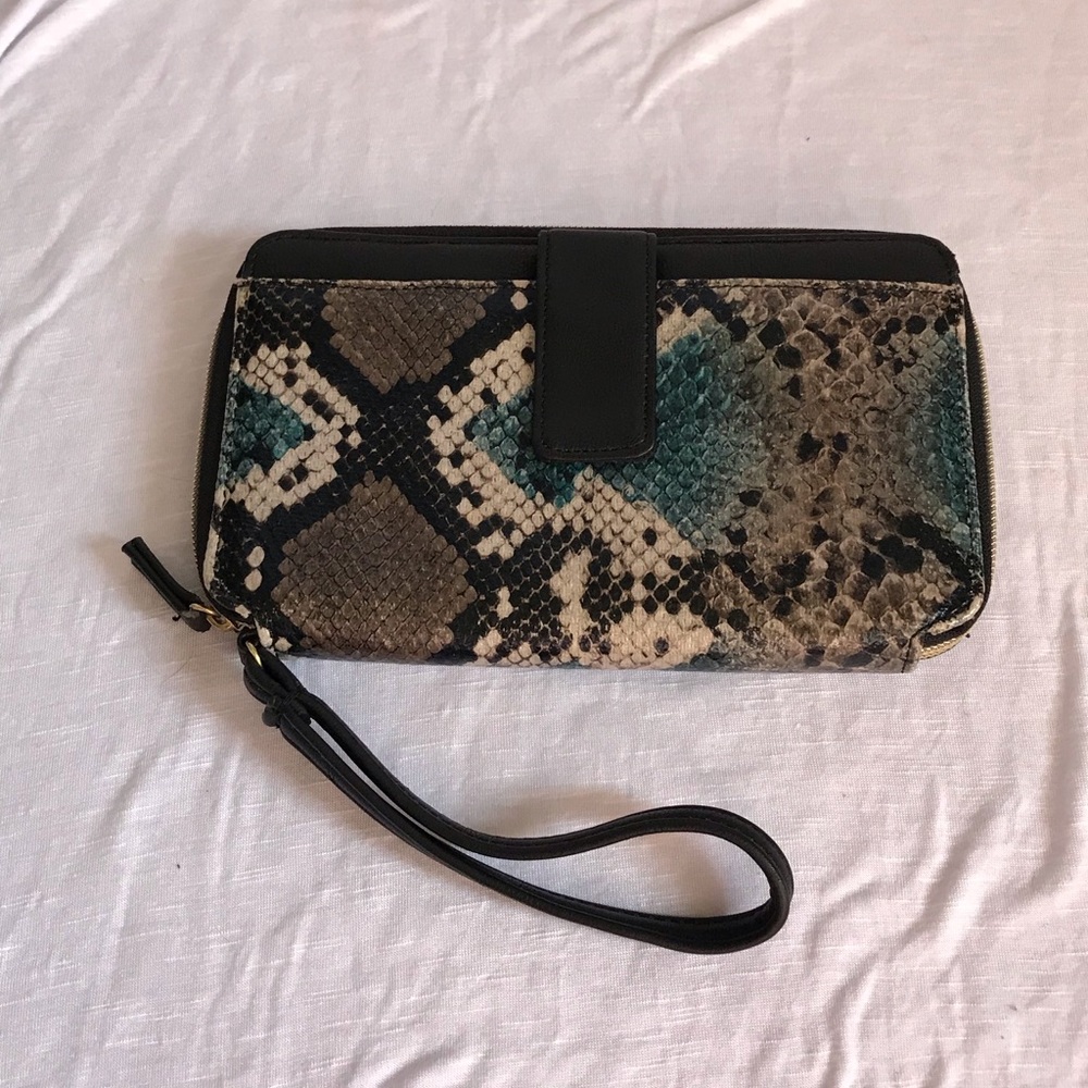 Snake Pattern Wristlet Wallet
